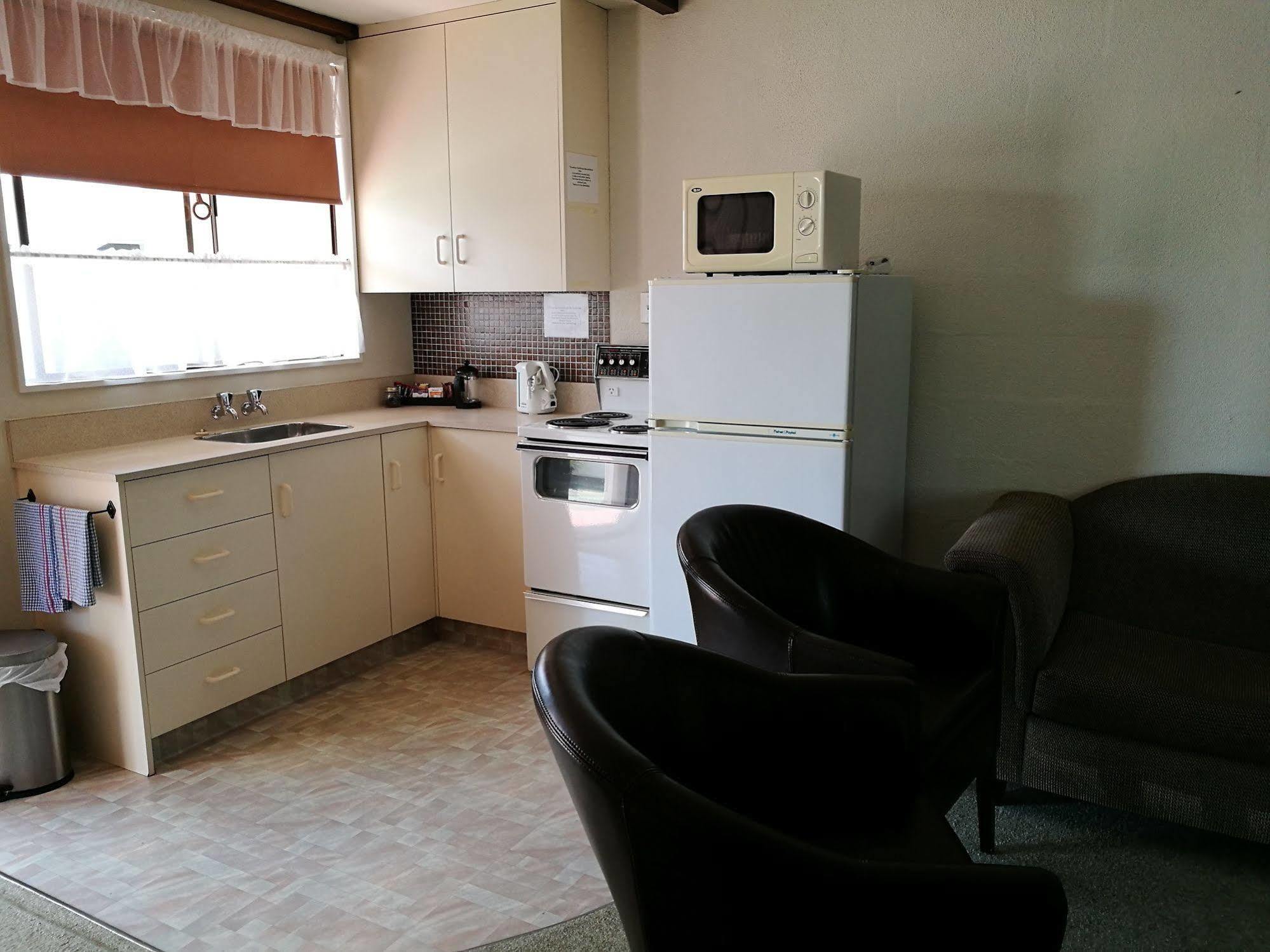 Hacienda Motel 3*